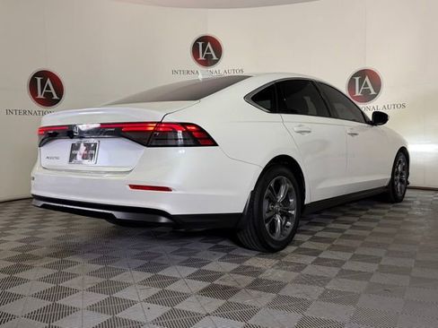 Used 2023 Honda Accord EX image 8