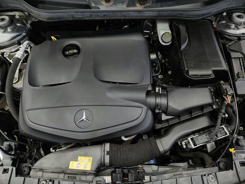 Used 2017 Mercedes-Benz GLA 250 4MATIC image 31