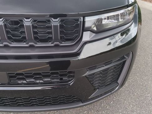 New 2026 Jeep Grand Cherokee L 4WD image 11
