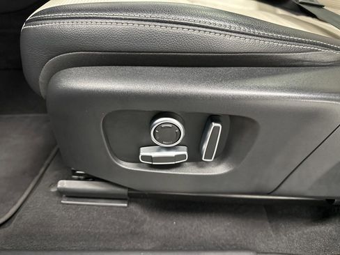 Used 2021 Land Rover Discovery Sport SE R-Dynamic image 18