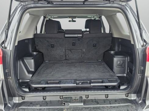 Used 2013 Toyota 4Runner SR5 w/ Convenience Pkg image 16