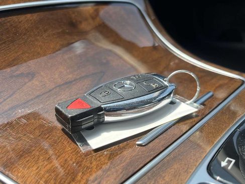 Used 2017 Mercedes-Benz C 300 4MATIC Sedan image 49