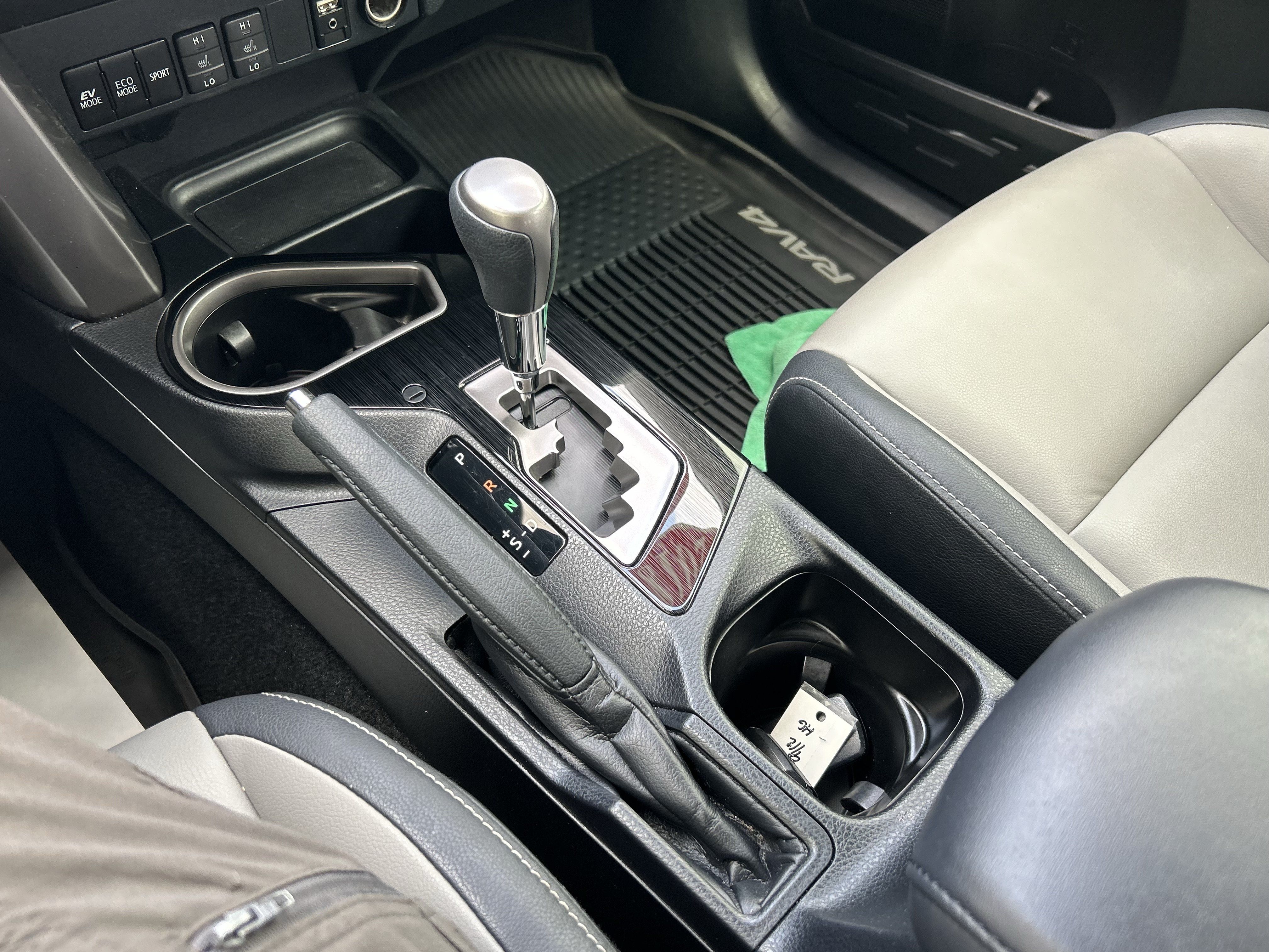 Used 2018 Toyota RAV4 Limited w/ Advanced Technology Package AWD/4WD image 18