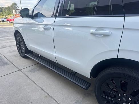 Used 2025 Ford Expedition Platinum w/ Stealth Appearance Package AWD/4WD image 26
