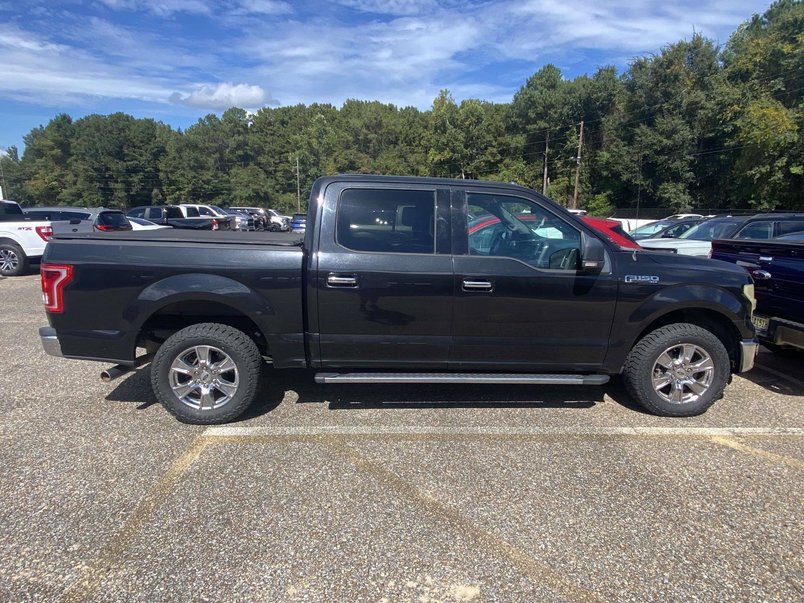 Used 2015 Ford F150 XLT w/ Equipment Group 301A Mid RWD image 2