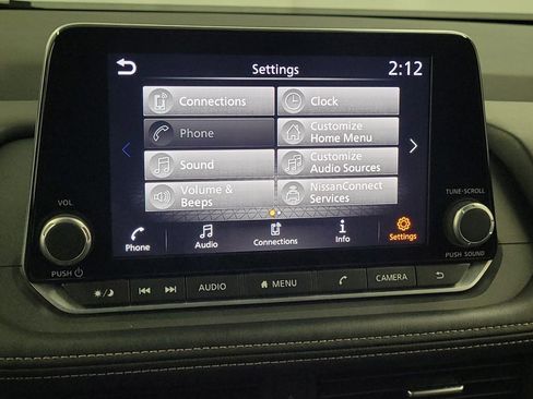 Used 2025 Nissan Rogue SV FWD image 25
