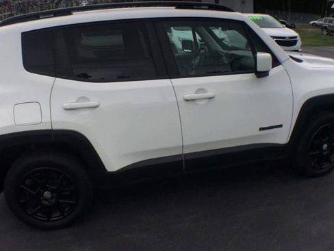 Used 2020 Jeep Renegade Latitude image 9