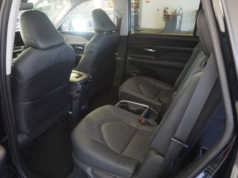 Used 2024 Toyota Grand Highlander AWD image 24