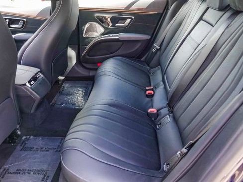 New 2022 Mercedes-Benz EQS 580 4MATIC Sedan image 17