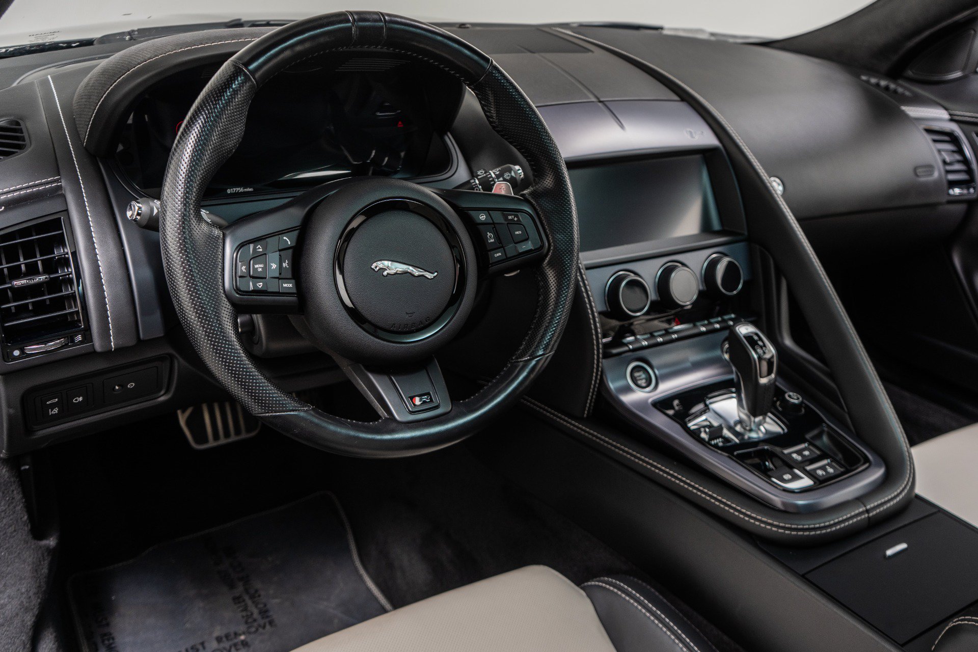 Used 2023 Jaguar F-TYPE R AWD/4WD image 13