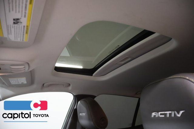 Used 2025 Chevrolet Trax ACTIV w/ Sunroof Package FWD image 13