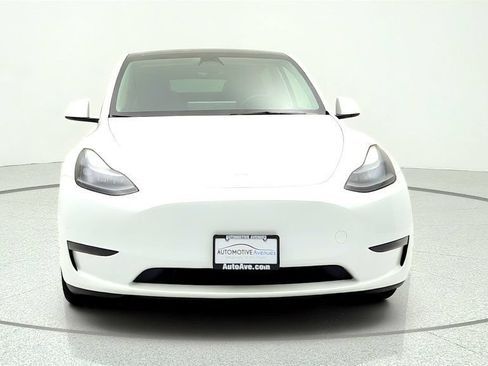Used 2023 Tesla Model Y Long Range AWD/4WD image 2
