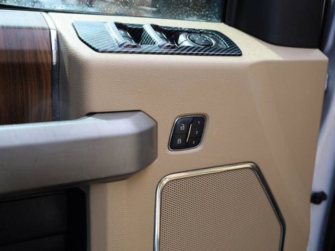 Used 2017 Ford F150 Lariat image 5