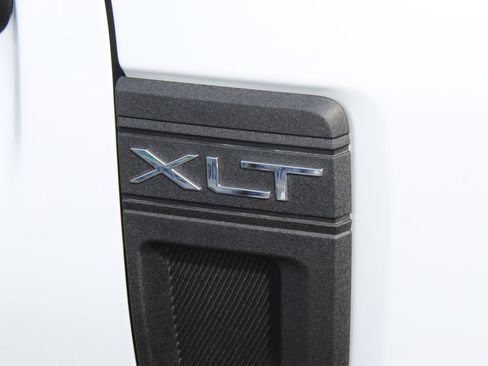 New 2025 Ford Maverick XLT w/ XLT Luxury Package image 10