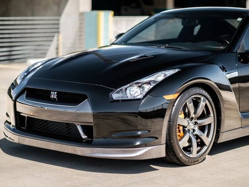 Used 2009 Nissan GT-R Premium image 12