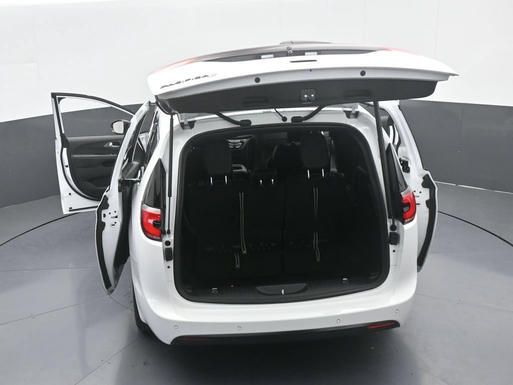 New 2026 Chrysler Pacifica Select w/ S Appearance Package FWD image 66