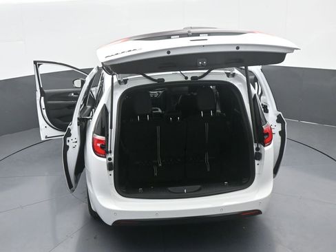 New 2026 Chrysler Pacifica Select image 66