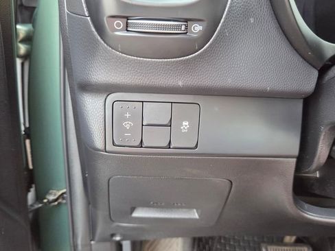 Used 2014 Kia Soul + image 26