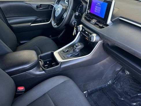 Certified 2024 Toyota RAV4 LE AWD/4WD image 15