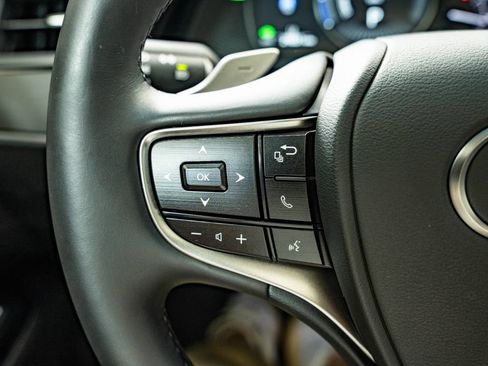 Certified 2025 Lexus ES 300h F Sport FWD image 26