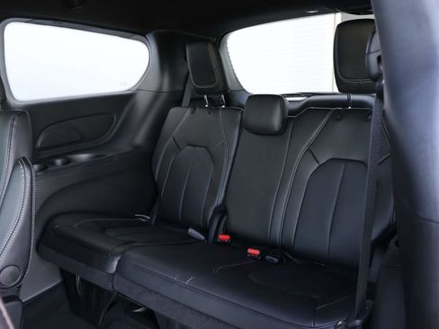 New 2026 Chrysler Pacifica Select FWD image 11