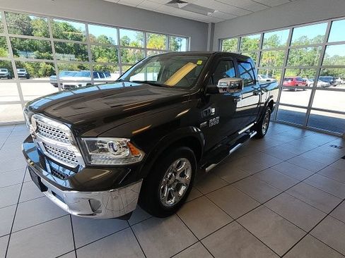 Used 2014 RAM 1500 Laramie w/ Convenience Group AWD/4WD image 5