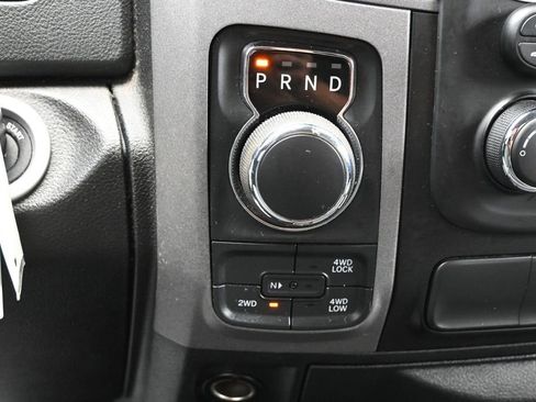 Used 2018 RAM 1500 Express AWD/4WD image 19
