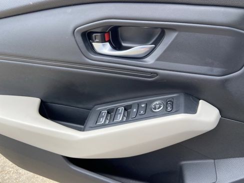 Used 2023 Honda Accord EX image 44