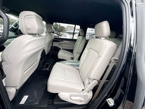 New 2026 Jeep Grand Wagoneer 2WD image 26