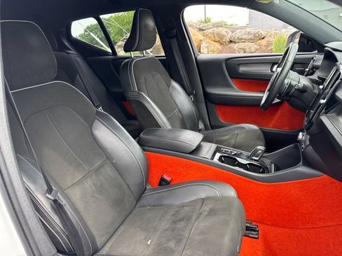 Used 2019 Volvo XC40 T5 R-Design AWD/4WD image 11
