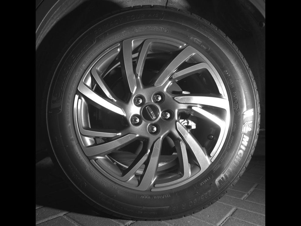 Used 2024 Lincoln Corsair FWD image 11