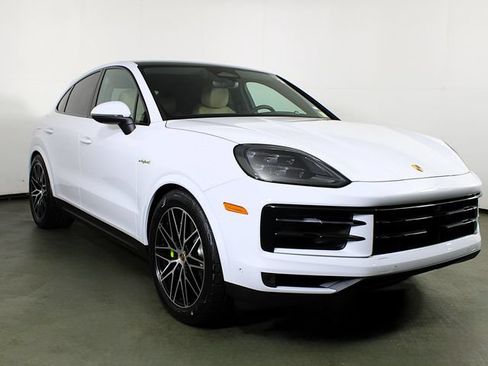 New 2026 Porsche Cayenne E-Hybrid Coupe AWD/4WD image 10