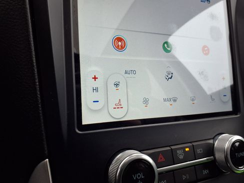 Used 2023 Ford Edge SEL w/ Convenience Package image 5