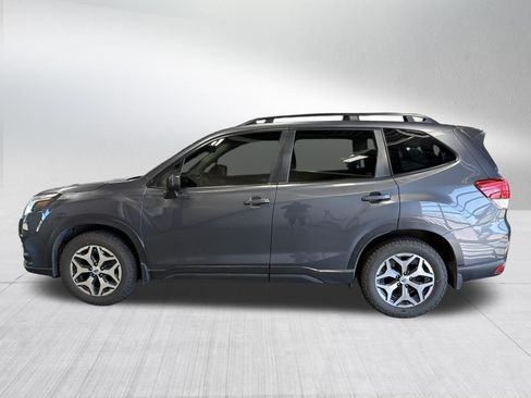 Used 2022 Subaru Forester Premium AWD/4WD image 4