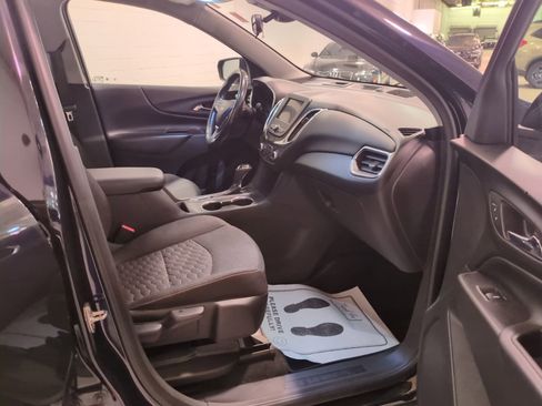 Used 2020 Chevrolet Equinox LT w/ Driver Convenience Package FWD image 10