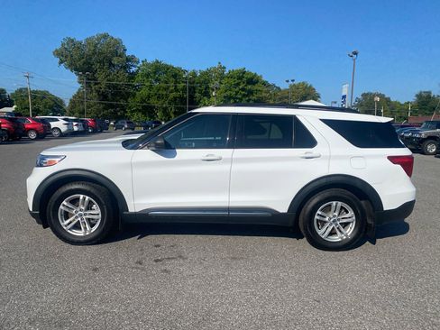 Used 2021 Ford Explorer XLT w/ Equipment Group 202A image 7
