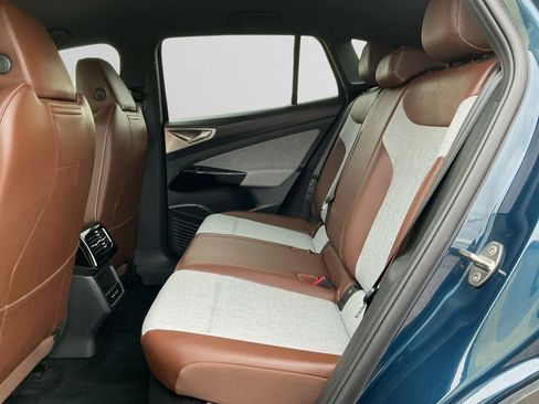 Used 2023 Volkswagen ID.4 Pro image 13