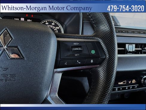 Used 2024 Mitsubishi Outlander SE image 16