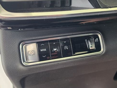 Used 2025 Buick Envision Preferred AWD/4WD image 25