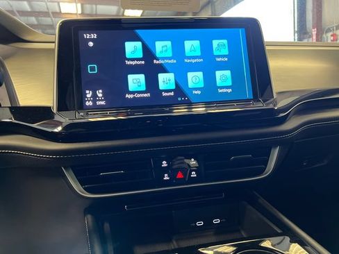 Certified 2024 Volkswagen Atlas Cross Sport SE FWD image 24