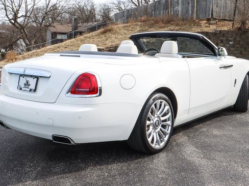 Used 2019 Rolls-Royce Dawn image 18