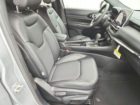 New 2026 Jeep Compass Latitude image 26