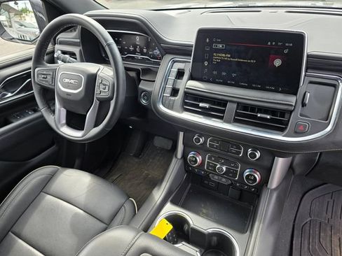 Used 2024 GMC Yukon SLT w/ SLT Luxury Package AWD/4WD image 11