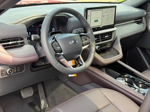 New 2026 Ford Explorer Platinum w/ LUX Leather Package image 9