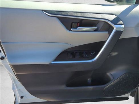 Certified 2022 Toyota RAV4 XLE image 10