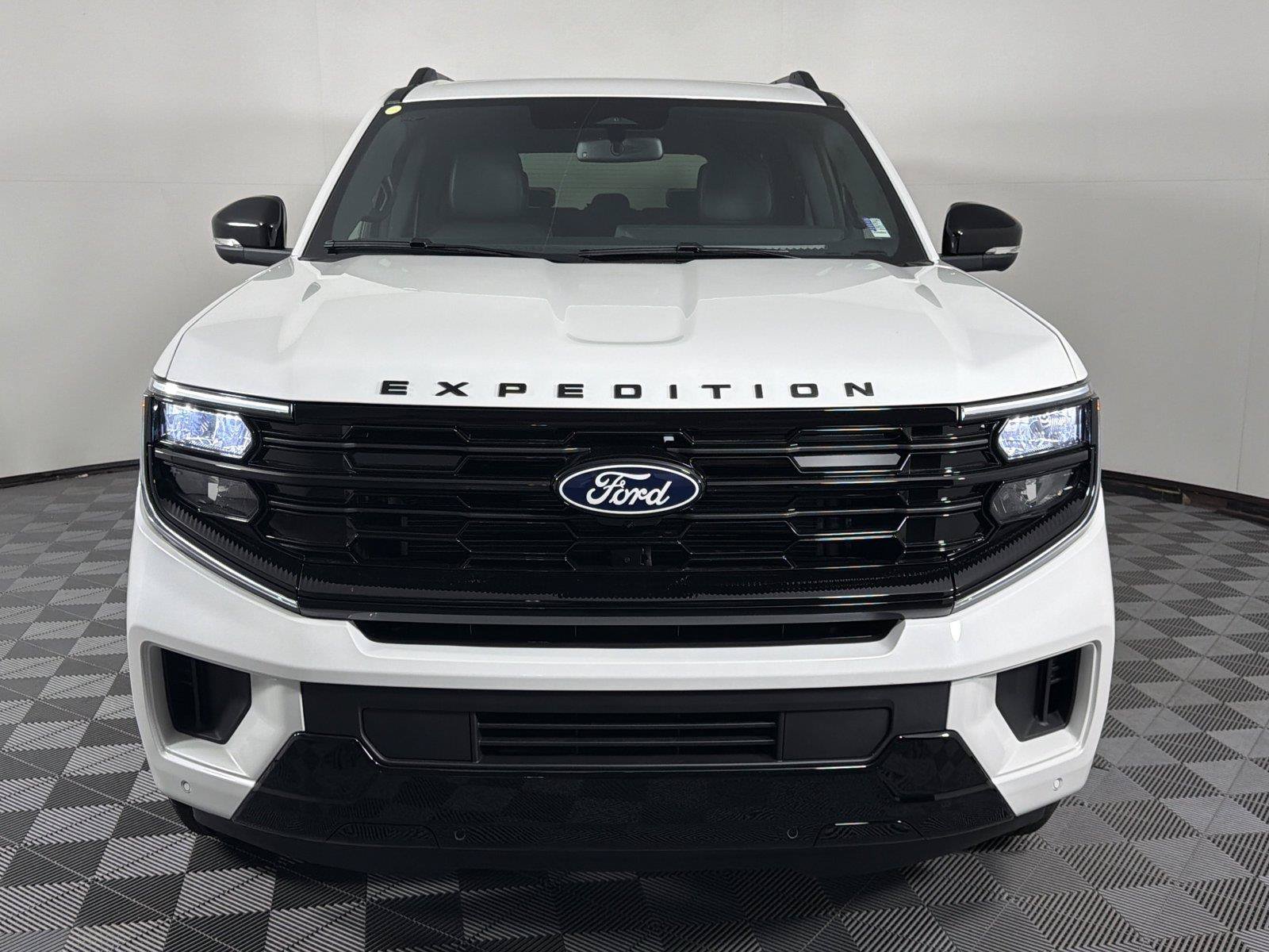 New 2027 Ford Expedition Platinum w/ Stealth Performance Package AWD/4WD image 2