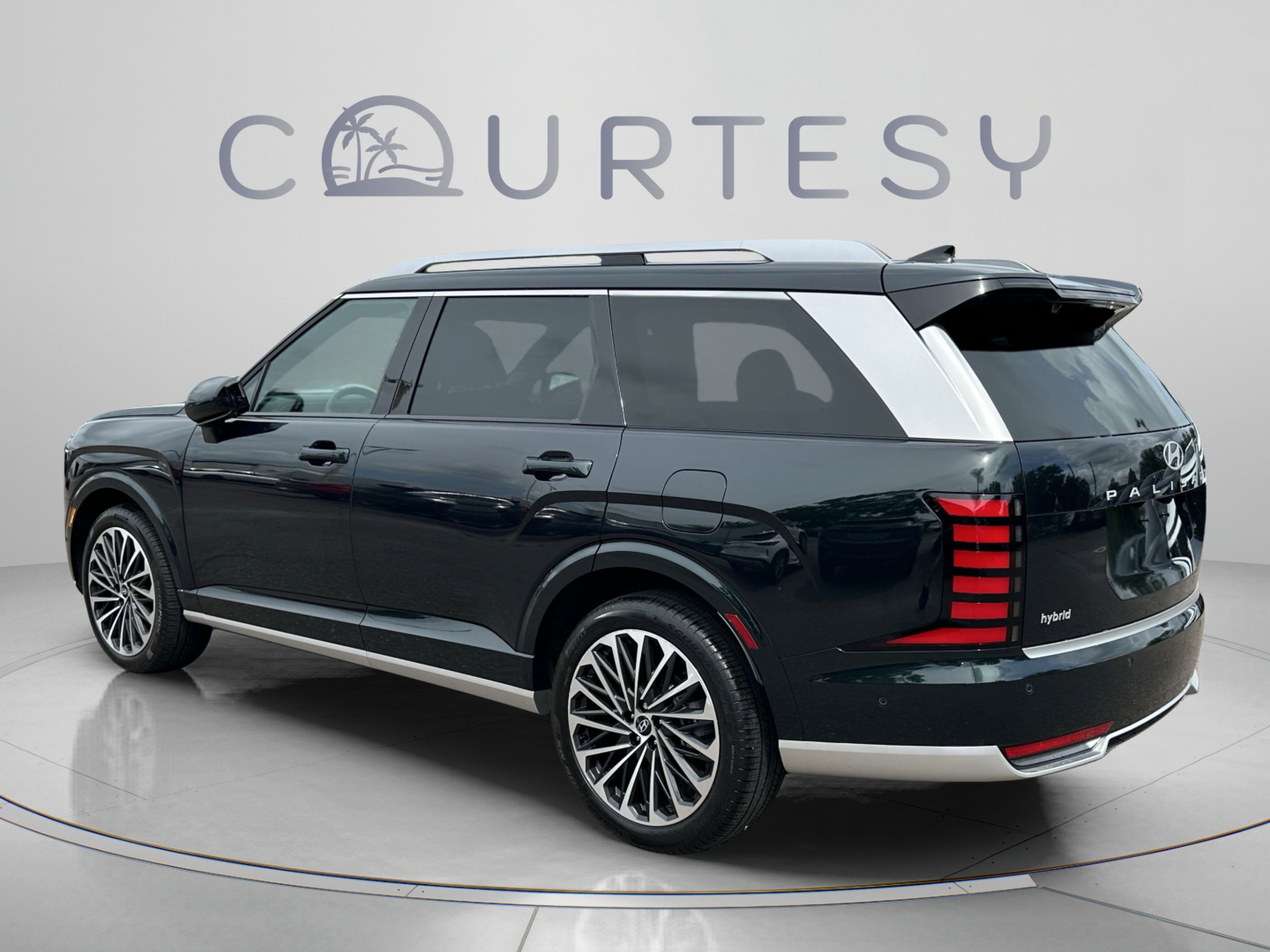 Used 2026 Hyundai Palisade Calligraphy FWD image 3
