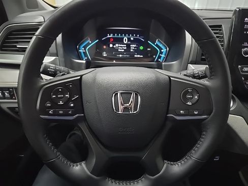 Used 2023 Honda Odyssey EX-L image 19