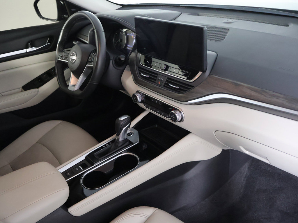 Used 2025 Nissan Altima 2.5 SL FWD image 30