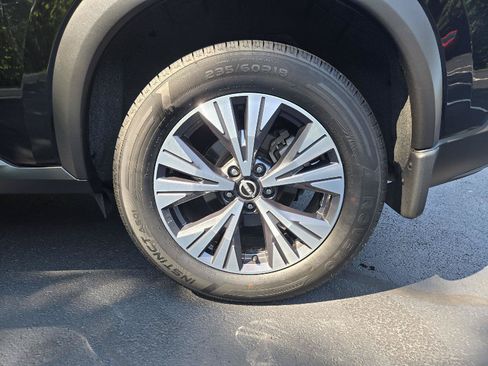 Used 2023 Nissan Rogue SV AWD/4WD image 10